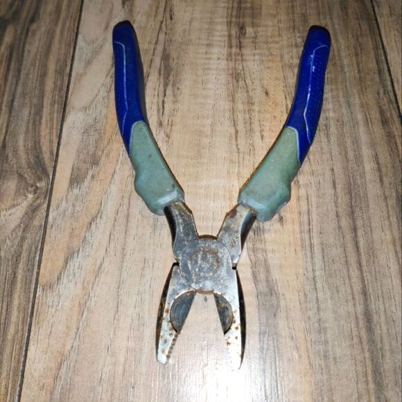 Kobalt Lineman's Electrician Combination Pliers Flat Nose Chrome Nickel - Picture 5 of 7